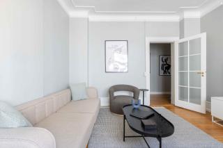 NEW charming apt in City Center - 5