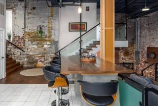 Unique and Charming Downtown Apt - 2