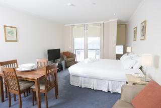 White Crystal Apartments - 3