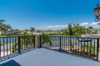 Luxury Townhouse Minutes from Beach and Downtown - 6