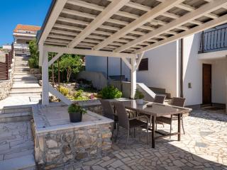 Apartment Albaneze by Interhome - Njivice - 8