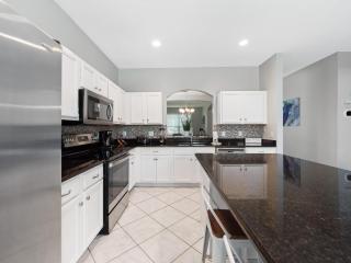 BSV2633 Luxury 7Bedroom Villa in Emerald Island - 2