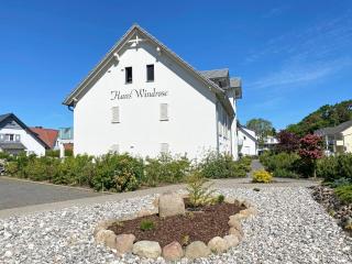 Haus Windrose Whg 01 Seehase mit Terrasse Balkon - Thiessow - 6