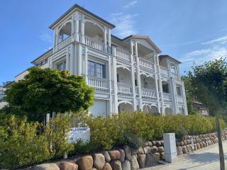 Villa Annika - Whg 10 mit Westbalkon - Ostseebad Sellin - 0
