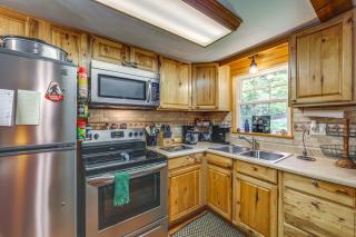 Pet-Friendly Creekside Cabin with Pool Access! - Maggie Valley - 1