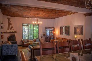 5Br House 4 Blocks away to the Parish 7 min walk - 3