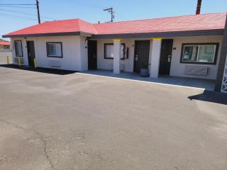 Super 8 by Wyndham El Centro North - 4