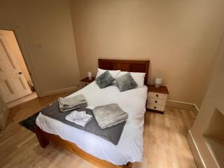 4 bedroom apartment ground floor for up to 7 guests - Londra - 3