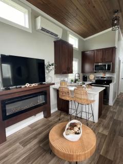 Luxury Riverfront Tiny House- AMAZING VIEWS- #111 - Strawberry Plains - 6