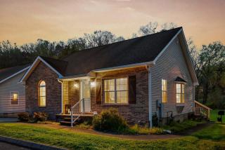 1 Mile To Pkwy, Pets, Hot Tub, Creekside, Porch - 4