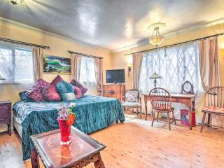 Beautiful flower garden cottage - 1