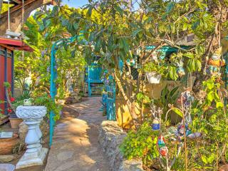 Beautiful flower garden cottage - 4
