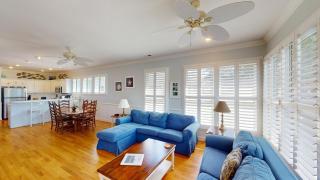 Coastal Haven 2BR 2BA Lakeside Escape Resort Perks - Pawleys Island - 5