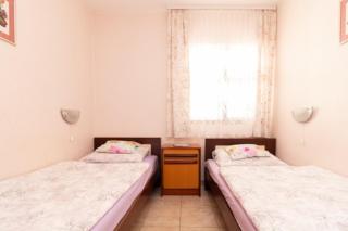 Apartment Barby near the sandy beach - by TA Leut Agency - Privlaka - 3