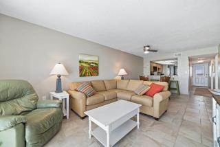 Edgewater 82- floor to ceiling glass doors - Gulf Shores - 6
