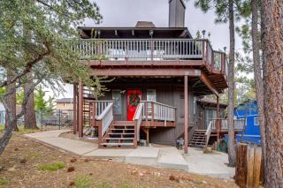 Big Bear Cabin with Hot Tub Less Than 3 Mi to Skiing! - Big Bear Lake - 8