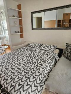 Belville Delta City apartment, free parking - 1