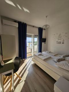 Paradise house at sea - 2