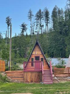 Bratty Catty Cabin - 3