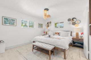 Bohemian Retreat-heated Pool, Jacuzzi & Pool Table - West Palm Beach - 2