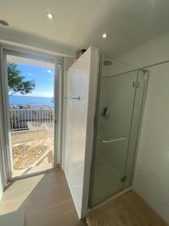 Cap d Antibes Villa contemporaine pied dans l eau - Antibes - 9