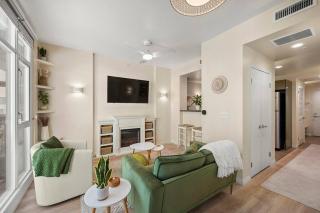 Trendy Condo in the Gaslamp Quarter - San Diego - 2