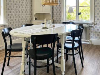 8 person holiday home in Vargön - Västra Tunhem - 5