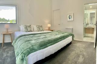Amazing Lake View Apartment - Wanaka - 2