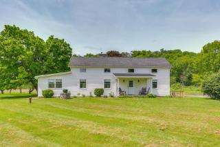 Historic Farmhouse in Layton with Deck! - 8