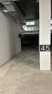 Becca’s Downtown Apartment with private parking - Oradea - 7