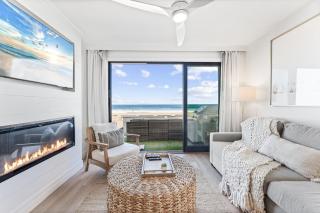 Entire Ground Beachfront Luxury Unit with Patio - 8