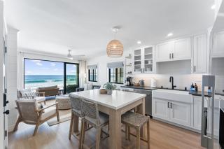 Luxury oceanfront fourplex with roof deck sleeps 22 - San Diego - 7