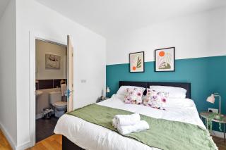 Spacious House by Quay - Sleeps 7 - Free Parking - 5