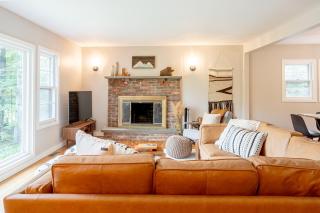 Modern Rustic Escape w/Hot Tub - High Falls Lodge - Saugerties - 5