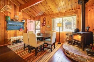 5 Mi to Big Bear Lake Pet-Friendly Gem Near Hikes - 8