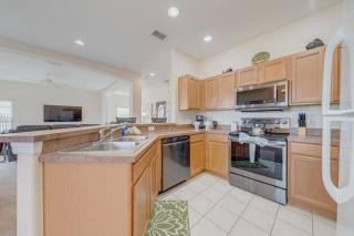 557-Impressive Two Story Private Villa with South Facing Pool 4 Large Bedrooms - Orlando - 4