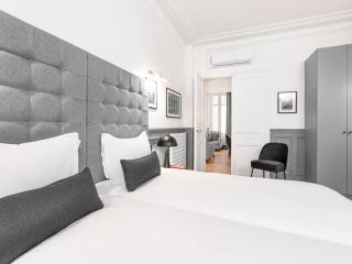 LivinParis - Luxury A/C 4 Bedrooms Auteuil Eiffel Tower - Parijs - 2