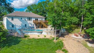 Private Pool Vacation Home - Lake Ozark - 4