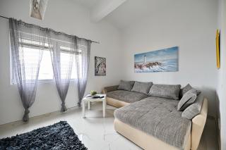 Apartment Ražanac Nikola 2 - Ražanac - 0
