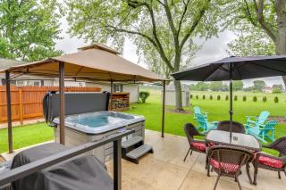 Port Clinton Home Hot Tub, Steps to Portage River - 0