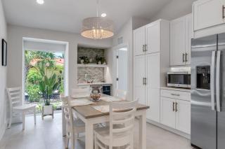 Casa Del Mar- Stunning Villa with Pool and Spa - Sanibel - 3