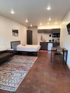 Emerald Suite - Homer Seaplane Base - 9
