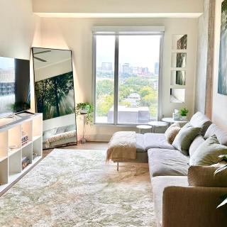 Highrise Heaven - Austin - 2