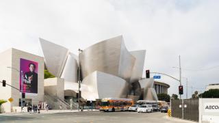 Lavish High-Rise 2bed Apt in the Hearth of Downtown LA - 1