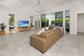 Seaside heated pool 3 bedroom - Palm Cove - 2
