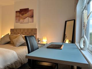 Spacious Detached Home Close to City with Ample Parking on the Drive - 4