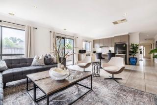 VAQUAY Provence In South Morang - 8