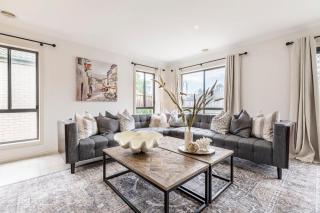 VAQUAY Provence In South Morang - 5