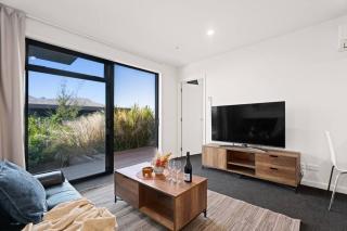 Style & Tranquillity - Eight Bedrooms, Two Houses - Queenstown - 4