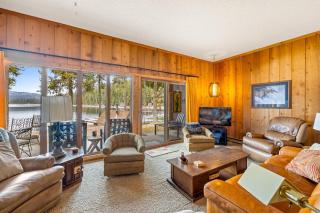 New* 70s Lakefront condo - dock - pool - beach - - McCall - 6